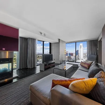 Huge Modern Luxury 17 Floor Panoramic Corner Suite With Open Balcony